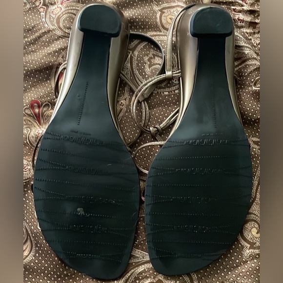 Stuart Weitzman Bronze Strappy Knotted Elegant Sandals 7.5 - Picture 9 of 15